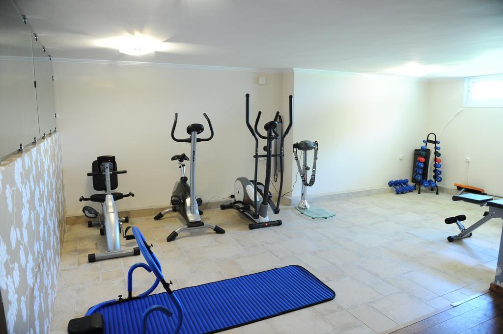 Agnadi Suites Episkopos Ngoại thất bức ảnh